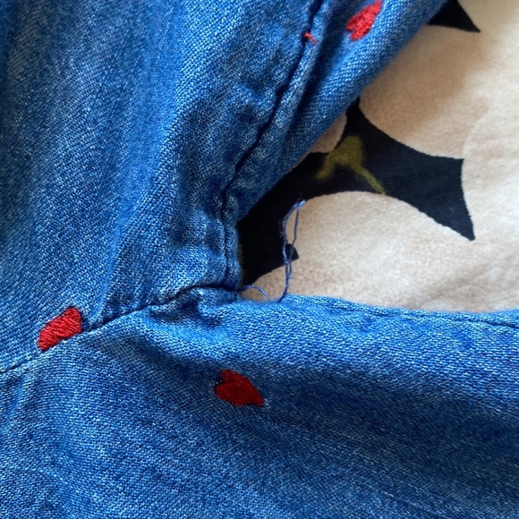 GAP Denim Dress with Hearts size 5T - Picture 6 of 6